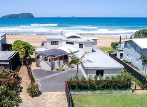 Absolute Beach Front  NEW LISTING  OPEN HOME SAT 20th JAN 10 - 11 AM 19 Prescott Place